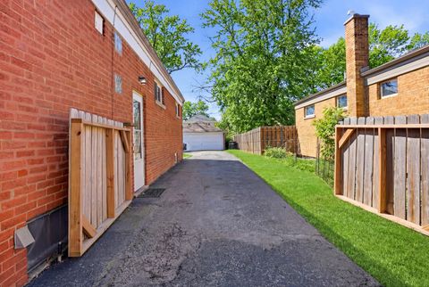 Tiny photo for 830 S La Grange Road, La Grange, IL 60525 (MLS # 12586476)