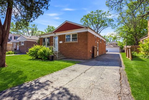 Tiny photo for 830 S La Grange Road, La Grange, IL 60525 (MLS # 12586476)