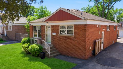Tiny photo for 830 S La Grange Road, La Grange, IL 60525 (MLS # 12586476)