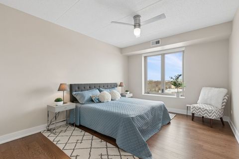 Tiny photo for 515 MAIN Street #802, Evanston, IL 60202 (MLS # 12598656)