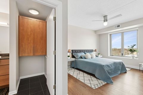 Tiny photo for 515 MAIN Street #802, Evanston, IL 60202 (MLS # 12598656)