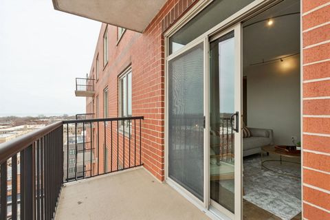 Tiny photo for 515 MAIN Street #802, Evanston, IL 60202 (MLS # 12598656)