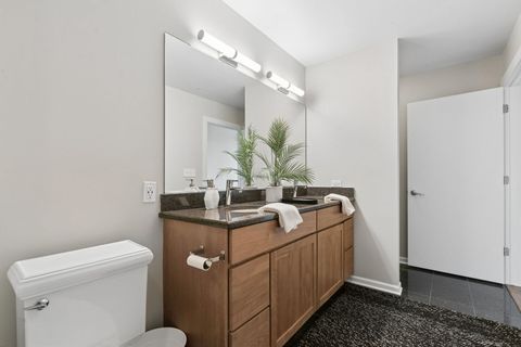 Tiny photo for 515 MAIN Street #802, Evanston, IL 60202 (MLS # 12598656)