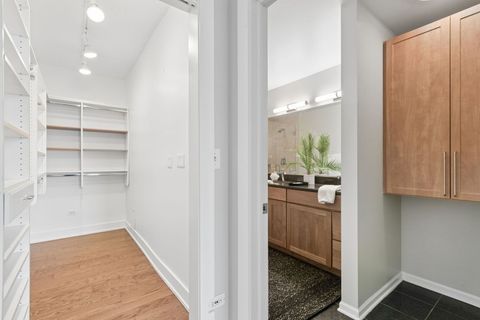 Tiny photo for 515 MAIN Street #802, Evanston, IL 60202 (MLS # 12598656)