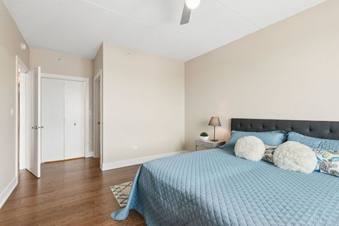 Tiny photo for 515 MAIN Street #802, Evanston, IL 60202 (MLS # 12598656)