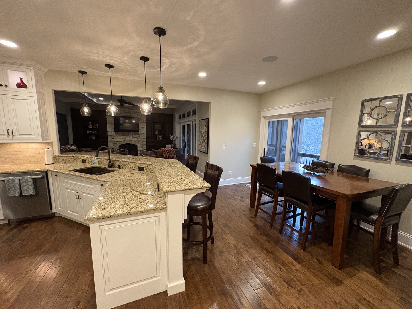 1854 W Forestview Drive