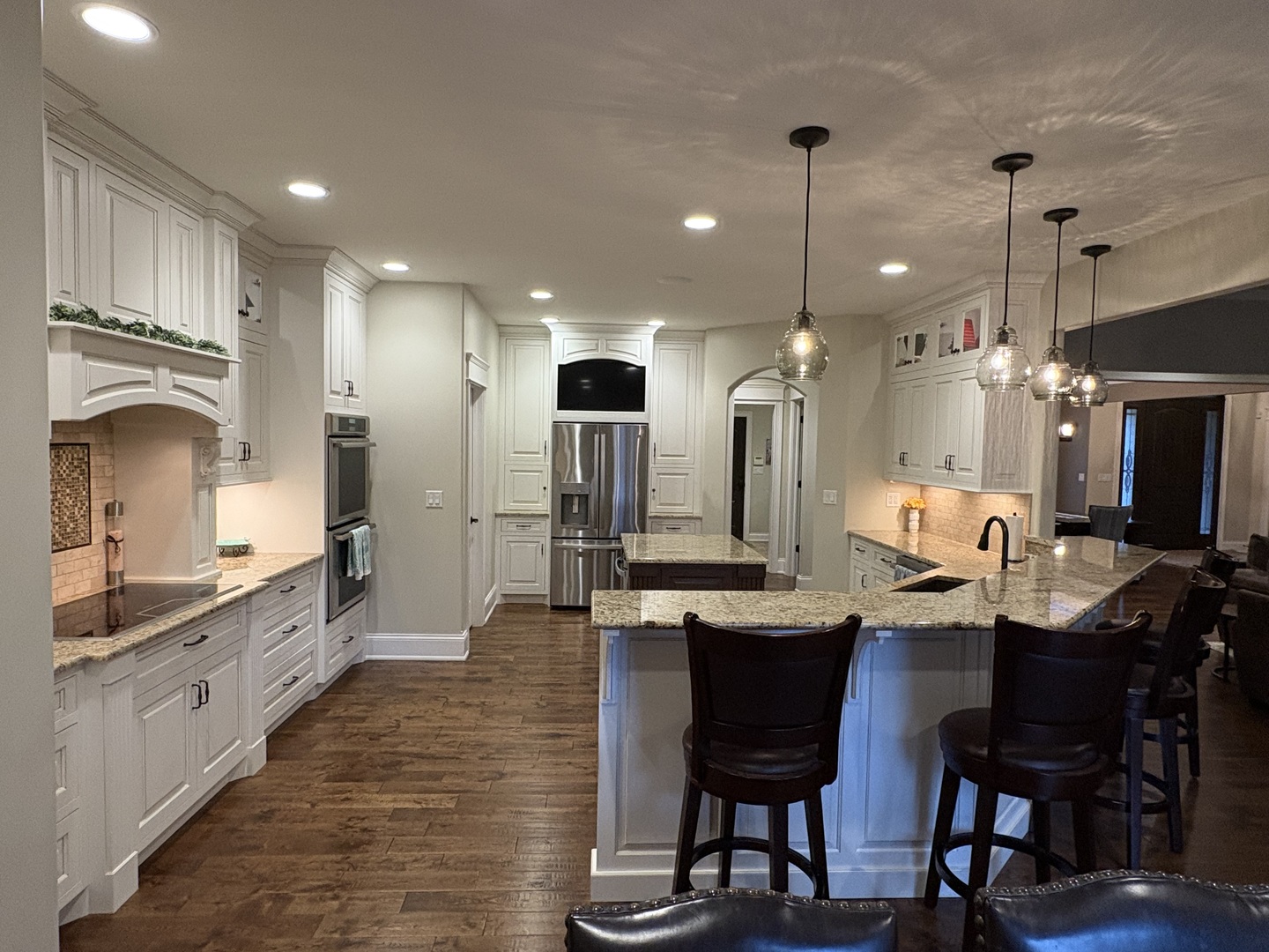 1854 W Forestview Drive