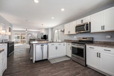 Tiny photo for 3825 Honeysuckle Lane, Elgin, IL 60124 (MLS # 12598893)