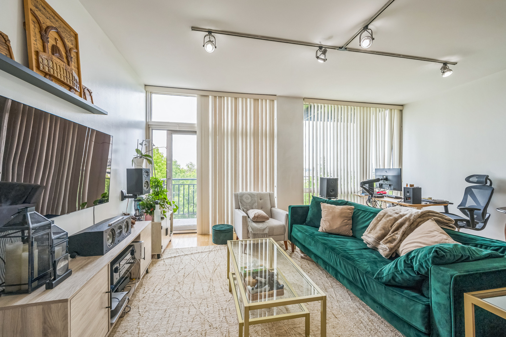 61 W 15th Street 407