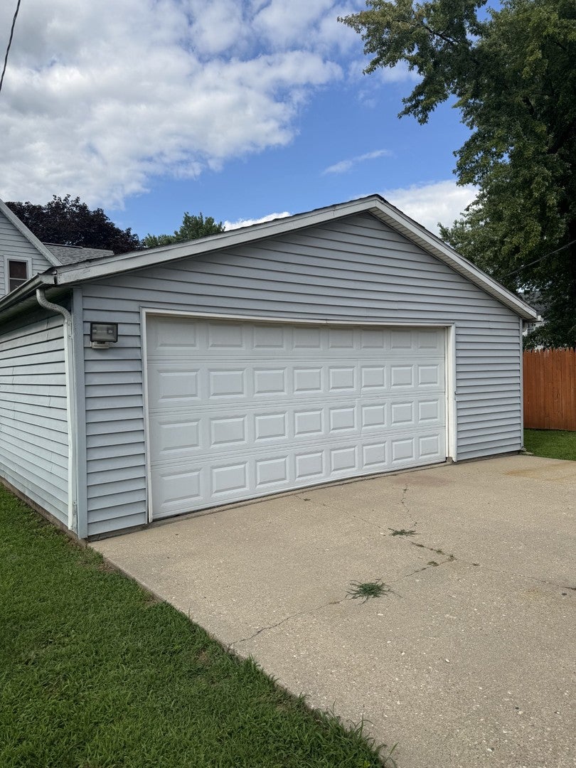 407 W 6th Street