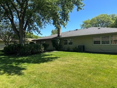 Tiny photo for 214 S Walnut Lane, Schaumburg, IL 60193 (MLS # 12667762)