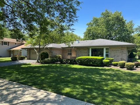 Photo of 214 S Walnut Lane, Schaumburg, IL 60193 (MLS # 12667762)