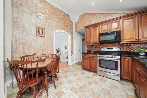 Tiny photo for 5610 W 85th Street, Burbank, IL 60459 (MLS # 12476004)