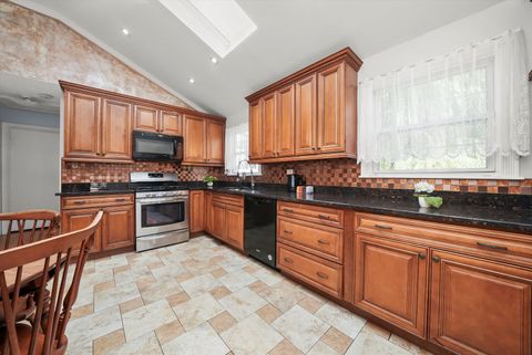 Tiny photo for 5610 W 85th Street, Burbank, IL 60459 (MLS # 12476004)