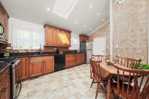 Tiny photo for 5610 W 85th Street, Burbank, IL 60459 (MLS # 12476004)