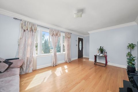 Tiny photo for 5610 W 85th Street, Burbank, IL 60459 (MLS # 12476004)