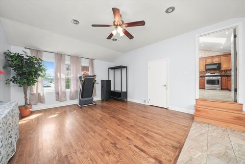 Tiny photo for 5610 W 85th Street, Burbank, IL 60459 (MLS # 12476004)