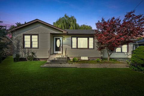 Tiny photo for 5610 W 85th Street, Burbank, IL 60459 (MLS # 12476004)