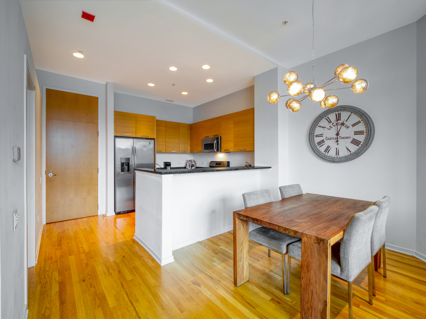 500 W Superior Street 1113
