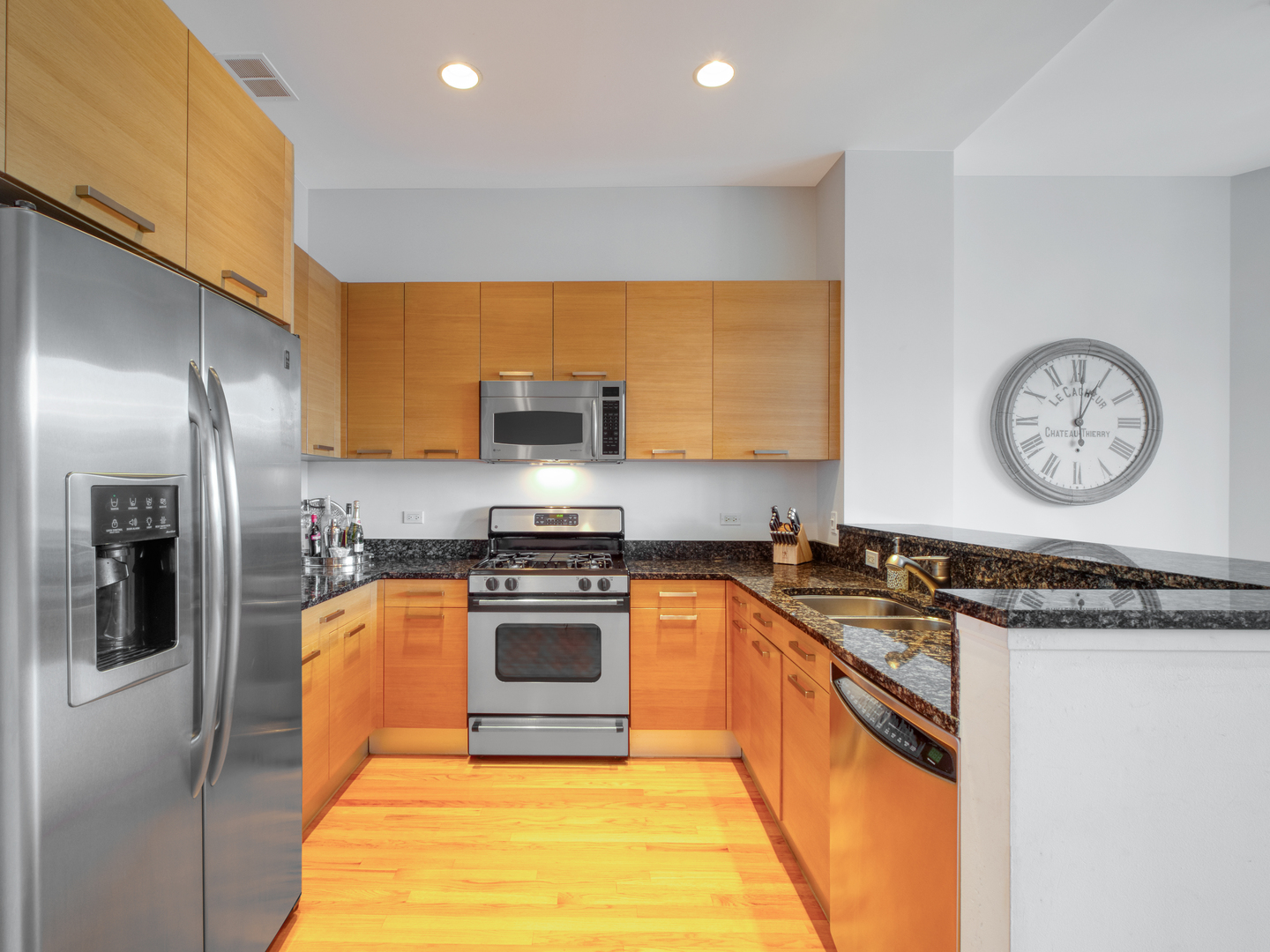 500 W Superior Street 1113