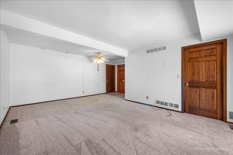 Tiny photo for 55 Duxbury Lane, Cary, IL 60013 (MLS # 12559401)