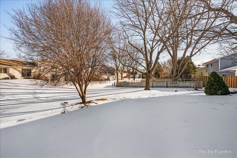 Tiny photo for 55 Duxbury Lane, Cary, IL 60013 (MLS # 12559401)