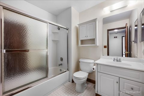 Tiny photo for 55 Duxbury Lane, Cary, IL 60013 (MLS # 12559401)