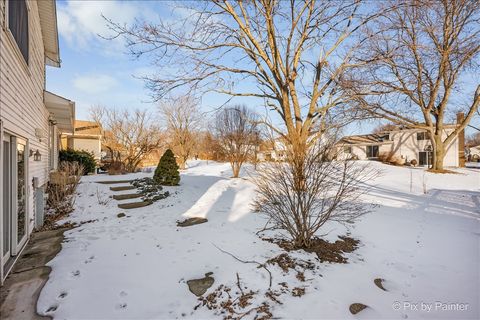 Tiny photo for 55 Duxbury Lane, Cary, IL 60013 (MLS # 12559401)