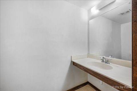 Tiny photo for 55 Duxbury Lane, Cary, IL 60013 (MLS # 12559401)