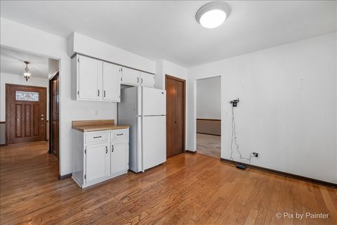 Tiny photo for 55 Duxbury Lane, Cary, IL 60013 (MLS # 12559401)