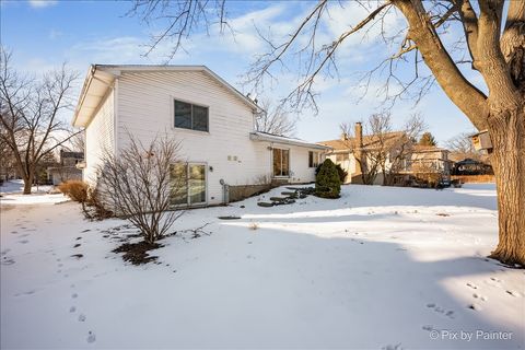 Tiny photo for 55 Duxbury Lane, Cary, IL 60013 (MLS # 12559401)