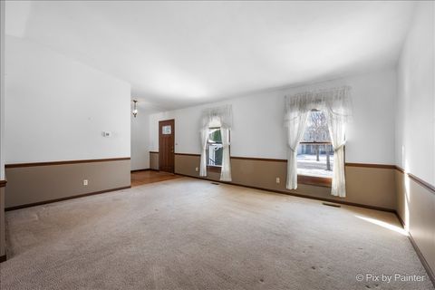 Tiny photo for 55 Duxbury Lane, Cary, IL 60013 (MLS # 12559401)