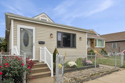 Tiny photo for 7211 W 58th Place, Summit, IL 60501 (MLS # 12500043)