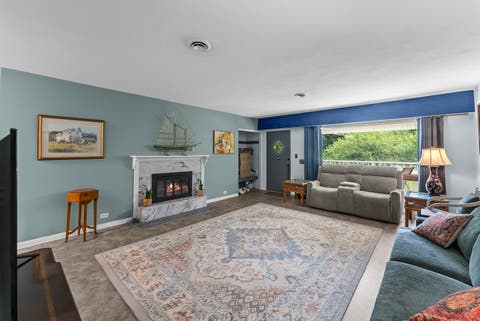 Tiny photo for 1104 Kimberly Road #1104, Bettendorf, IA 52722 (MLS # 12705980)
