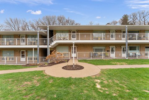Tiny photo for 1104 Kimberly Road #1104, Bettendorf, IA 52722 (MLS # 12705980)