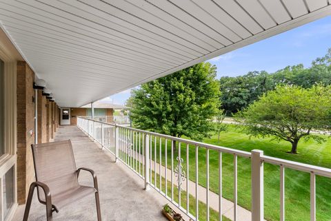 Tiny photo for 1104 Kimberly Road #1104, Bettendorf, IA 52722 (MLS # 12705980)