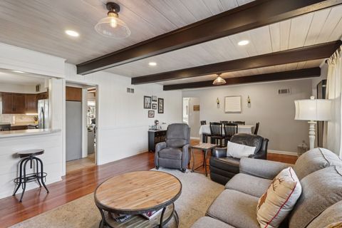 Tiny photo for 147 Chicago Avenue, Clarendon Hills, IL 60514 (MLS # 12506308)