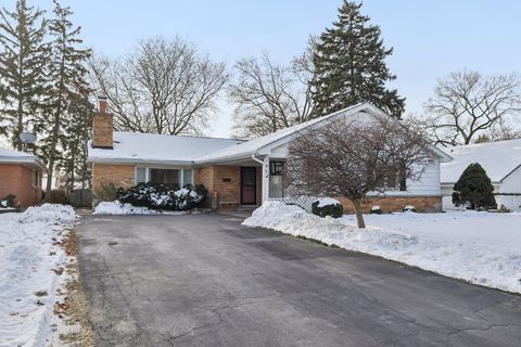Photo of 147 Chicago Avenue, Clarendon Hills, IL 60514 (MLS # 12506308)