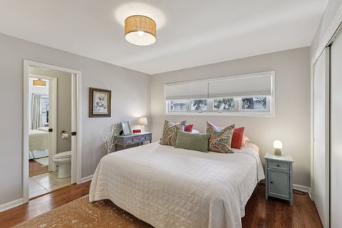 Tiny photo for 147 Chicago Avenue, Clarendon Hills, IL 60514 (MLS # 12506308)