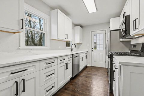 Tiny photo for 808 Sterling Avenue, Flossmoor, IL 60422 (MLS # 12607573)