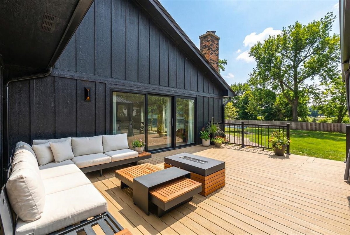 8122 Fairmount Avenue