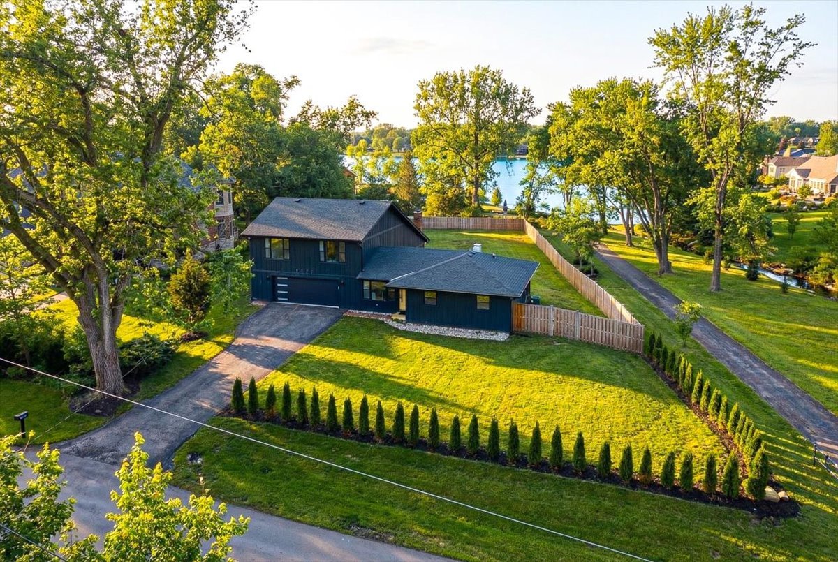 8122 Fairmount Avenue