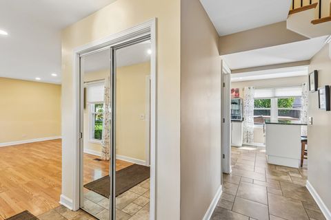 Tiny photo for 965 S Chippendale Drive, Bartlett, IL 60103 (MLS # 12642374)