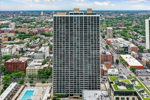 Photo of 1560 N Sandburg Terrace #3206, Chicago, IL 60610 (MLS # 12592452)