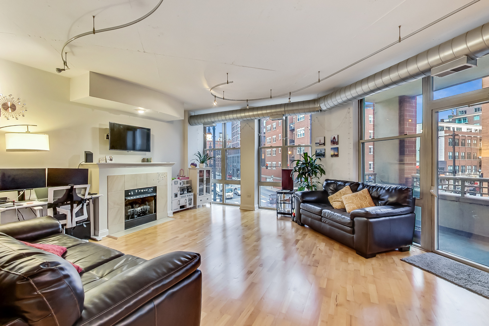 1001 W MADISON Street 212