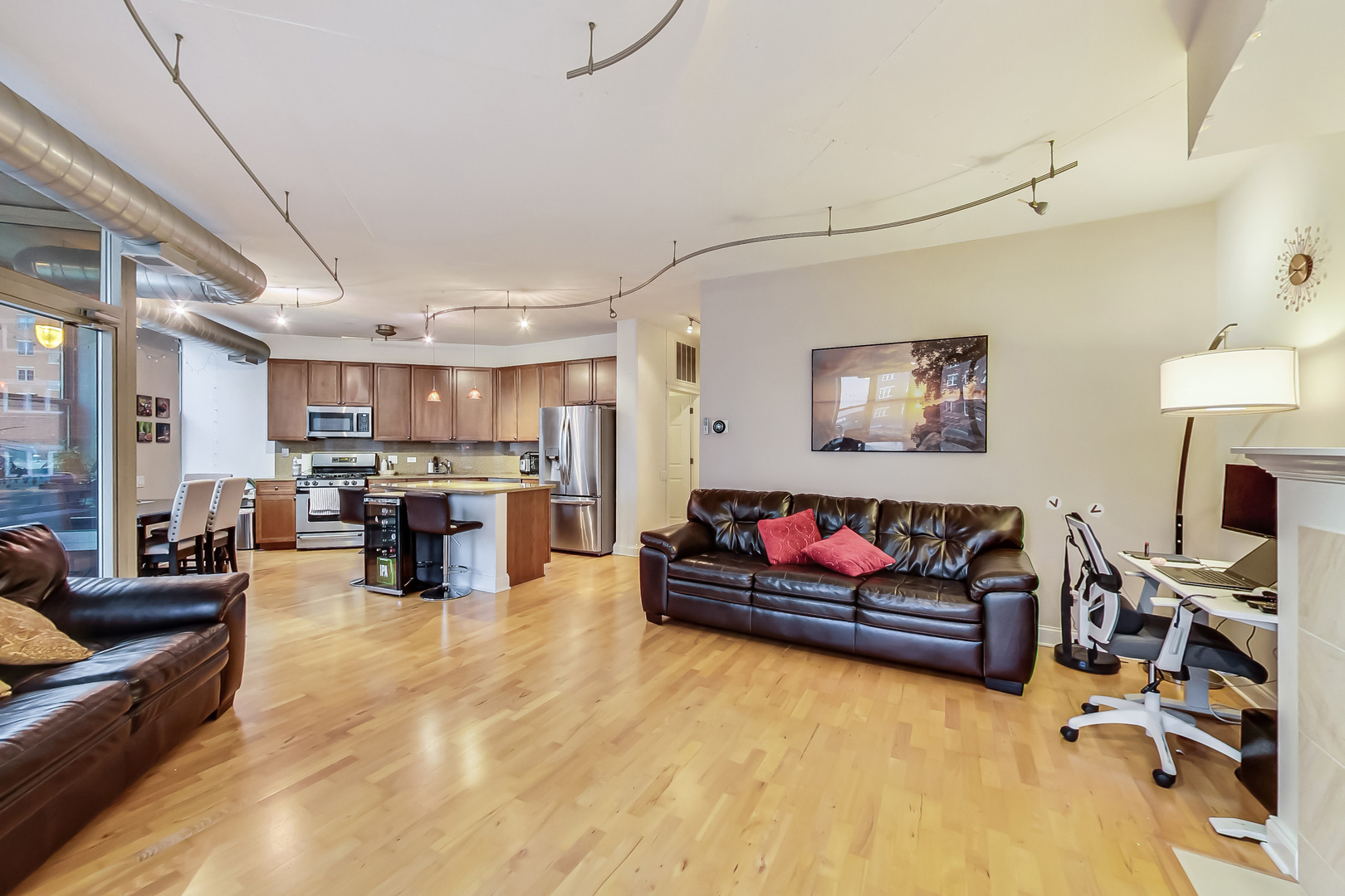 1001 W MADISON Street 212