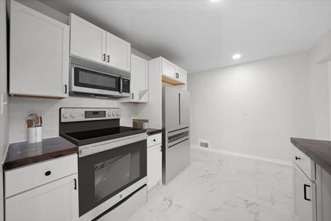 Tiny photo for 3430 186th Street, Lansing, IL 60438 (MLS # 12665405)