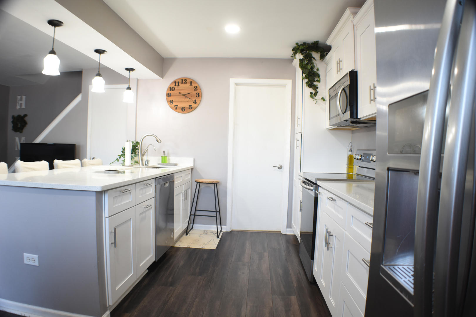 9072 Archer Avenue E