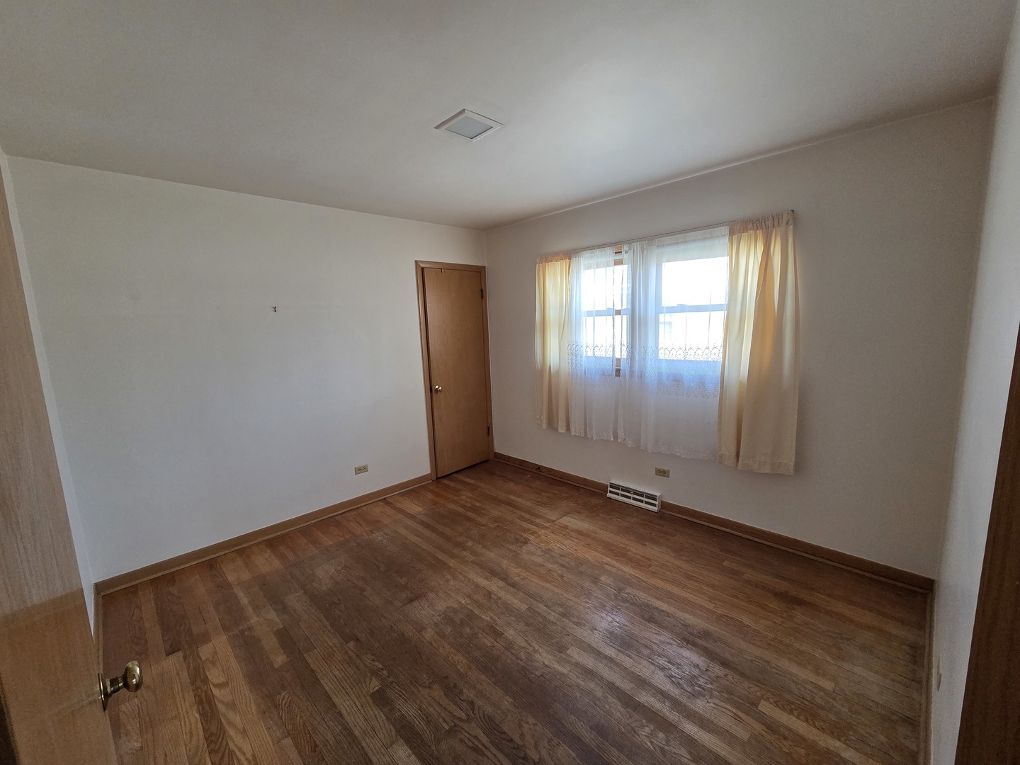 8423 N Shermer Road N