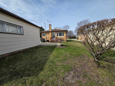 Tiny photo for 8423 N Shermer Road N, Niles, IL 60714 (MLS # 12600571)